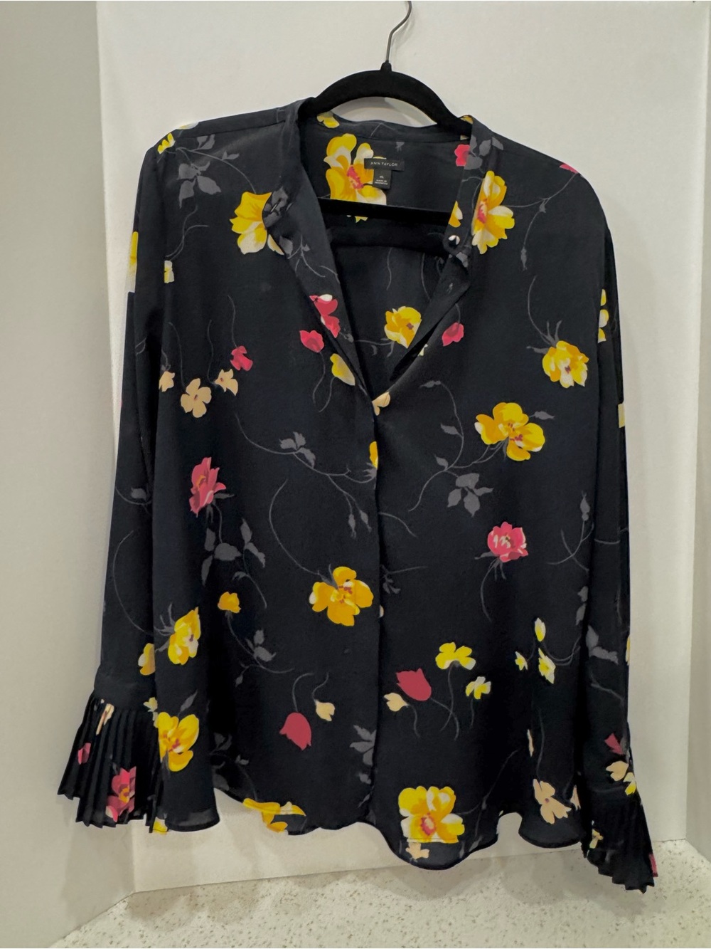 Ann Taylor Women’s Black Floral Button-Front Blouse with Pleated Cuffs - Size XL